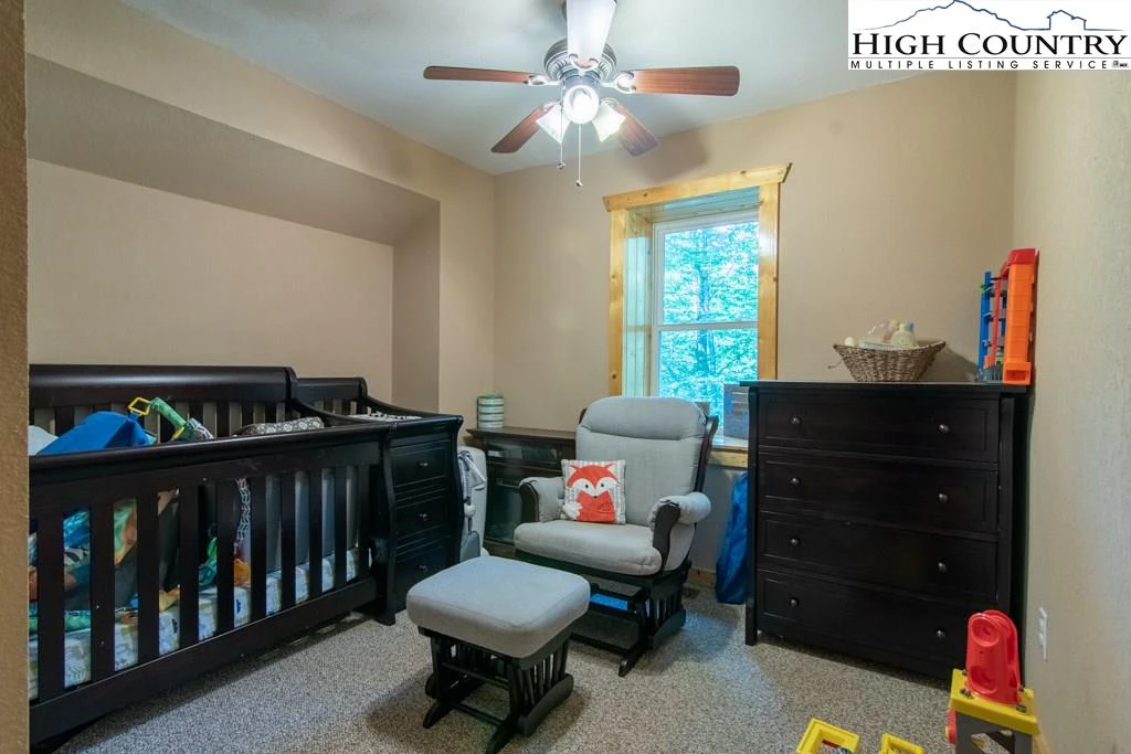 Image number 8 for the current listing