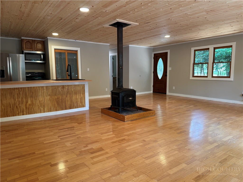 Image number 6 for the current listing