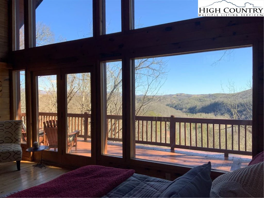 Image number 3 for the current listing