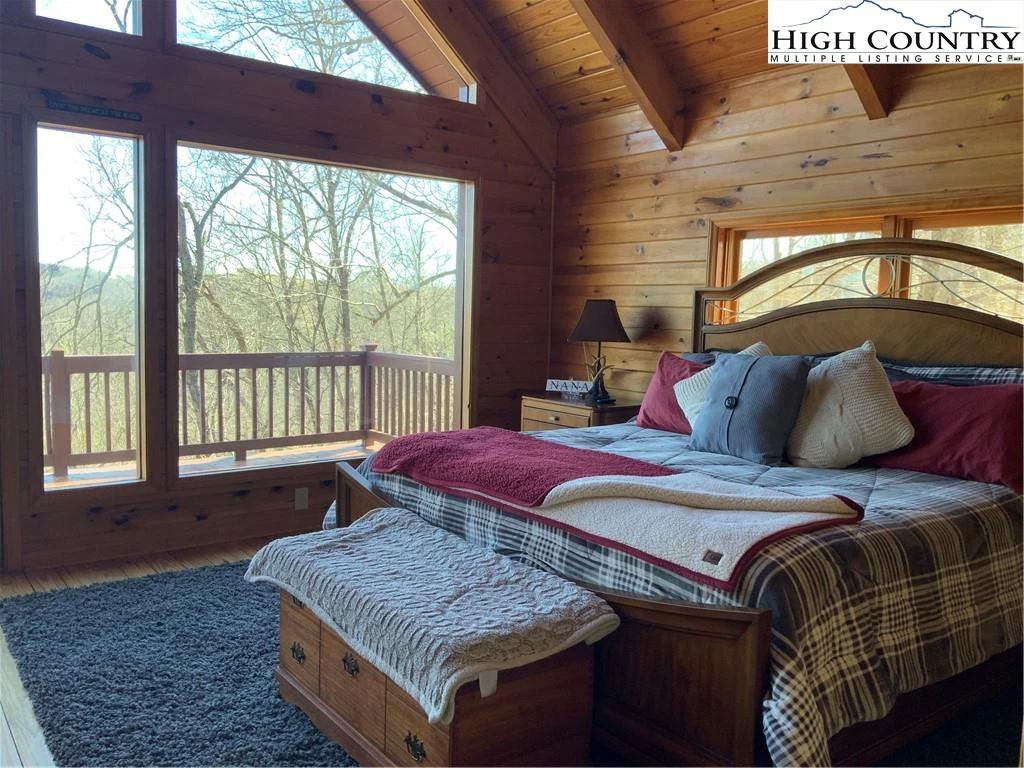 Image number 4 for the current listing