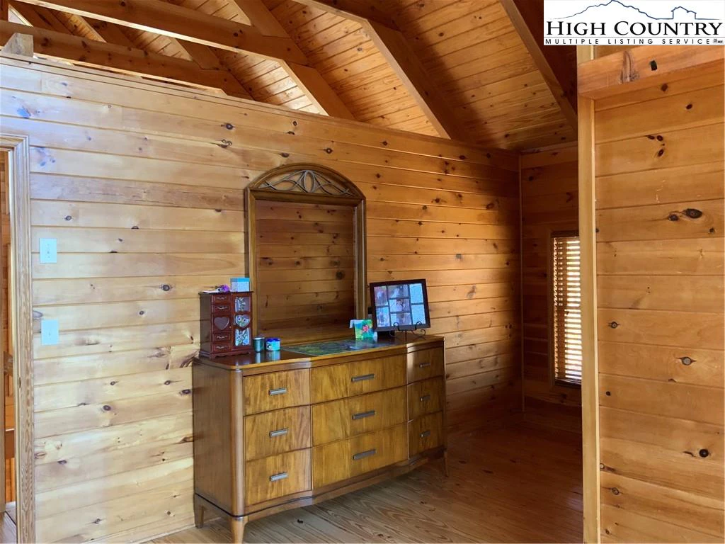 Image number 5 for the current listing