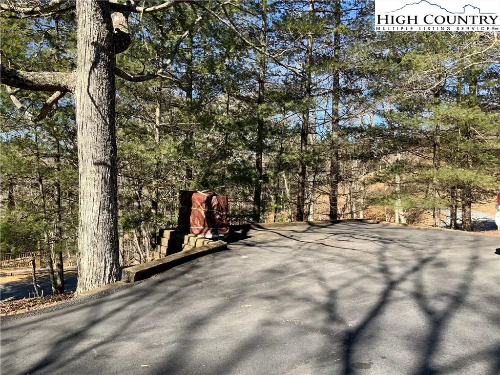 Image number 18 for the current listing