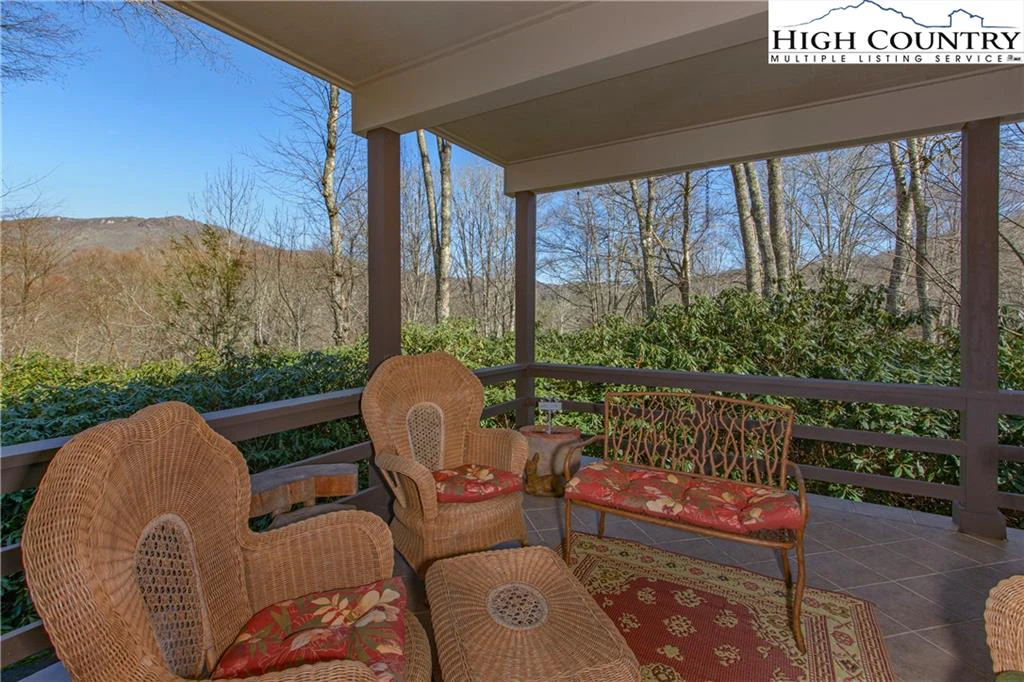 Image number 4 for the current listing