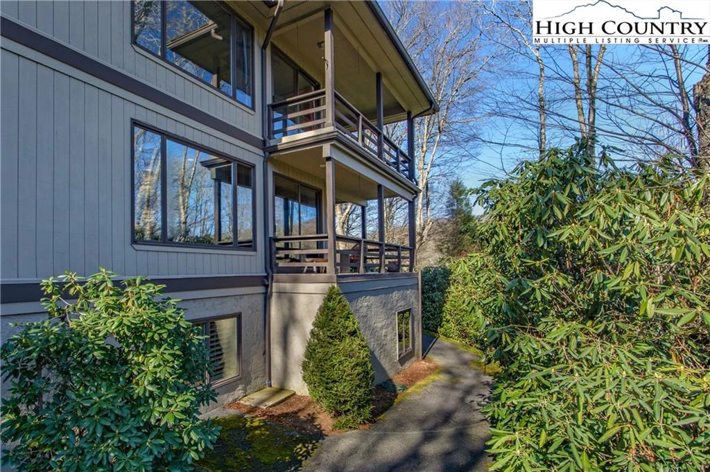 Image number 8 for the current listing