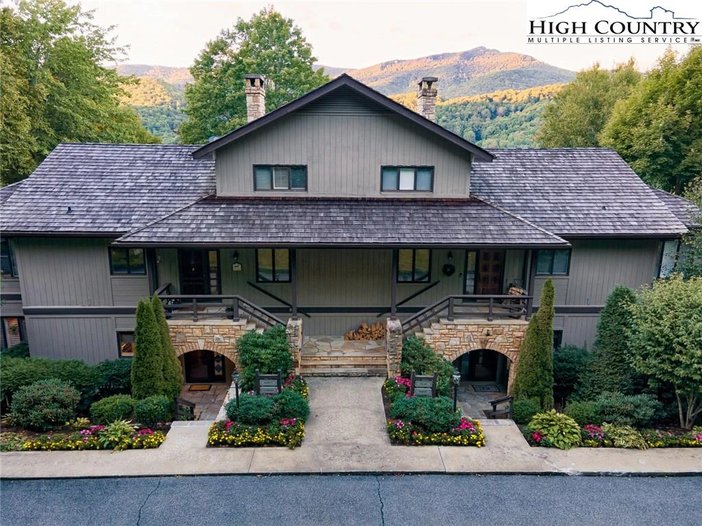 Image number 1 for the current listing