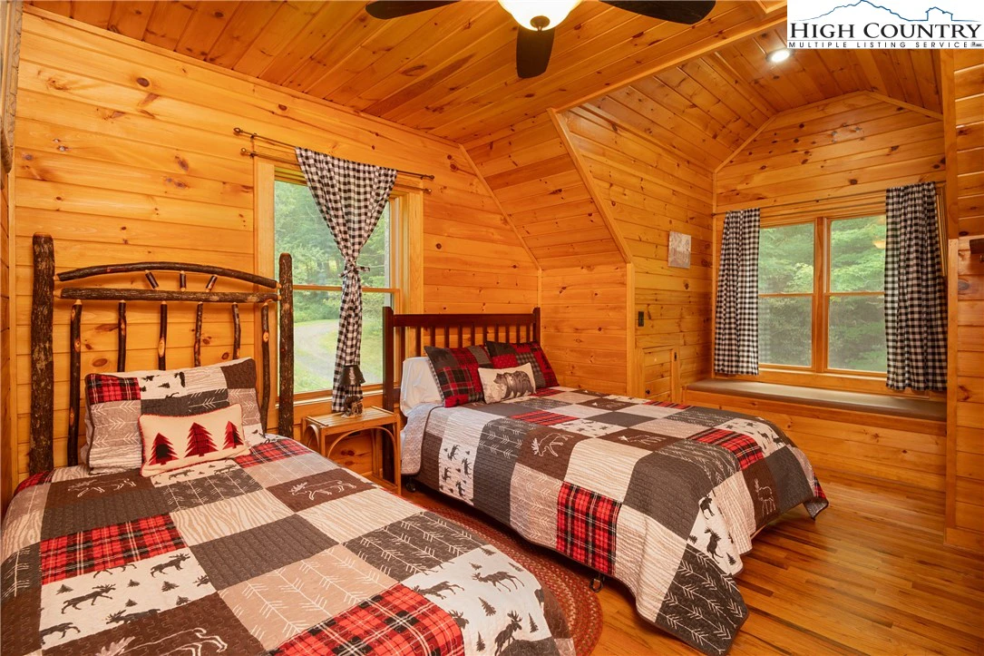 Image number 10 for the current listing