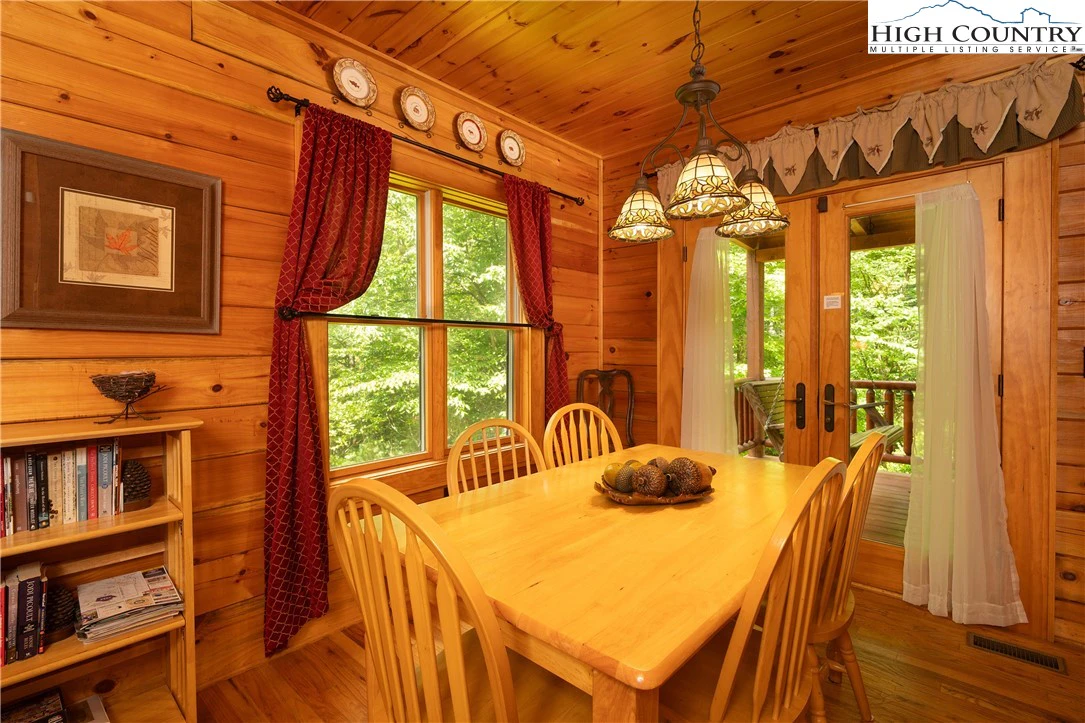 Image number 26 for the current listing