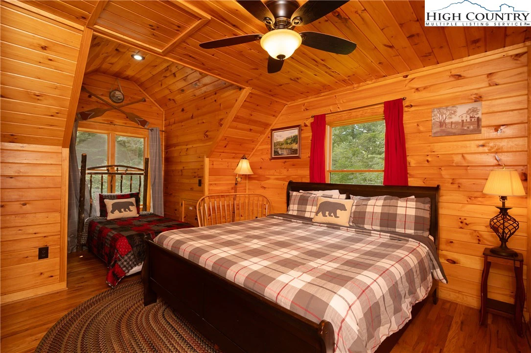 Image number 12 for the current listing