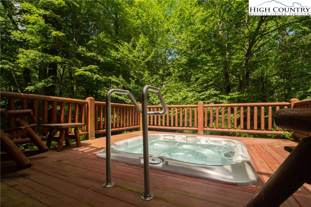 Image number 21 for the current listing