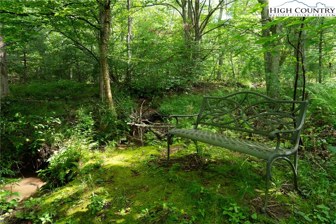 Image number 18 for the current listing