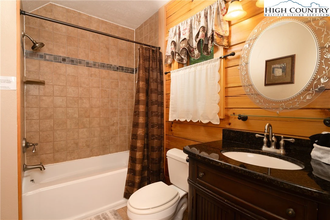 Image number 15 for the current listing