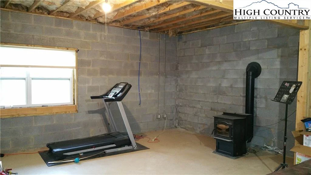 Image number 11 for the current listing