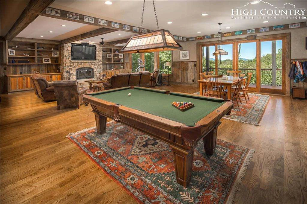 Image number 5 for the current listing