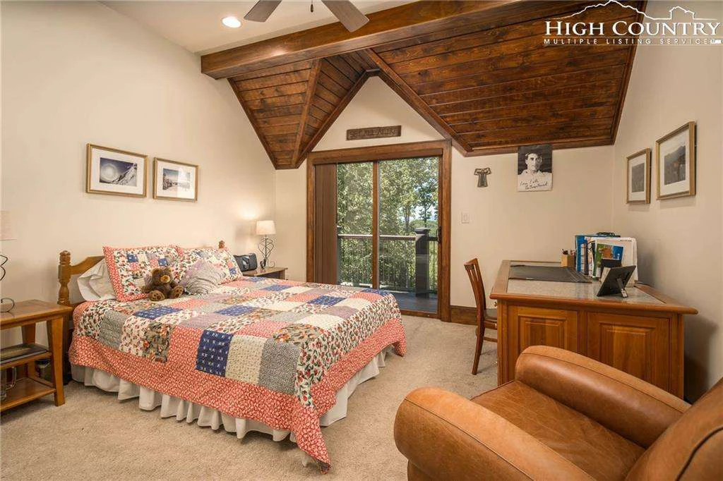Image number 7 for the current listing