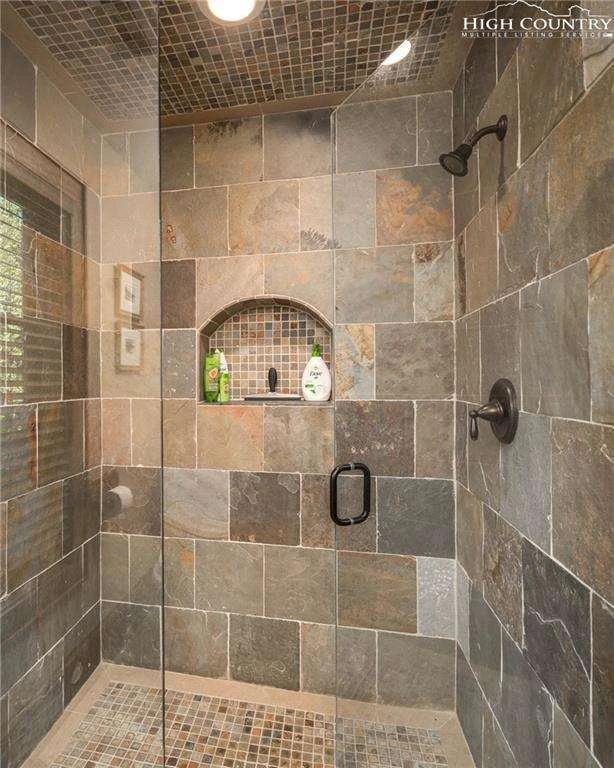 Image number 2 for the current listing