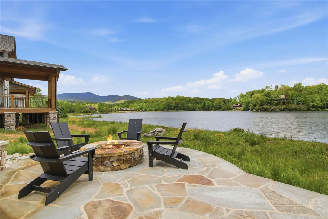Image number 5 for the current listing