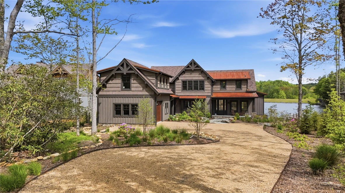 Image number 1 for the current listing