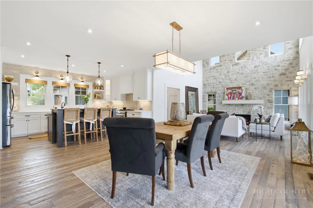 Image number 10 for the current listing