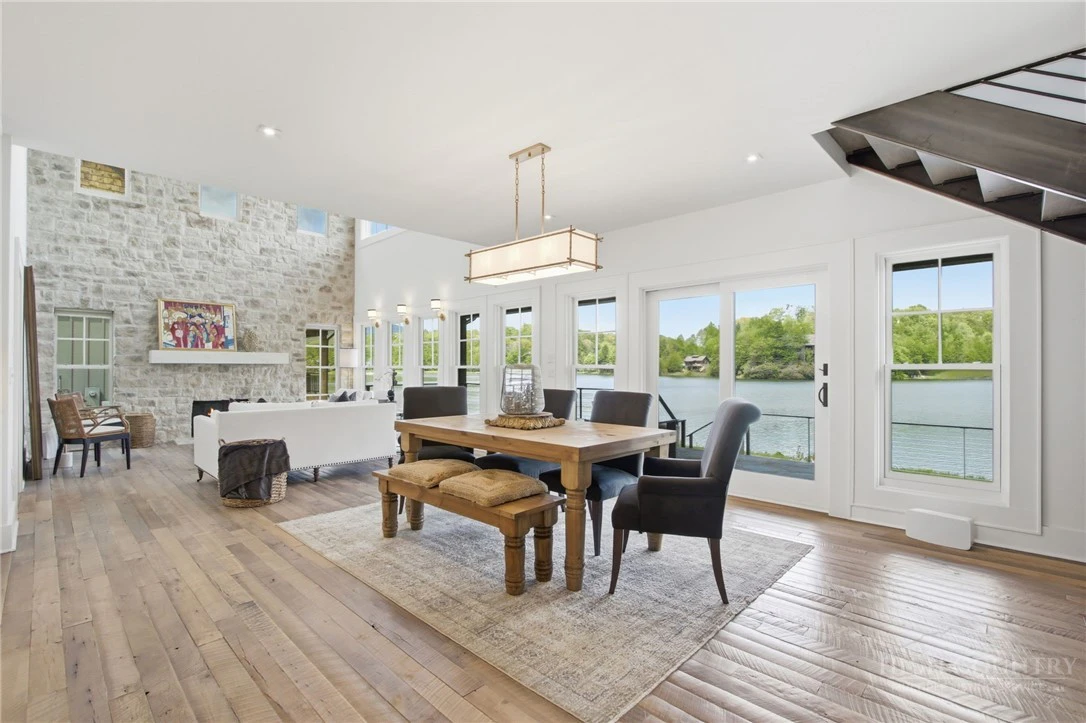 Image number 13 for the current listing