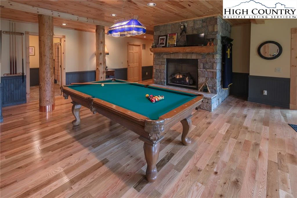 Image number 2 for the current listing