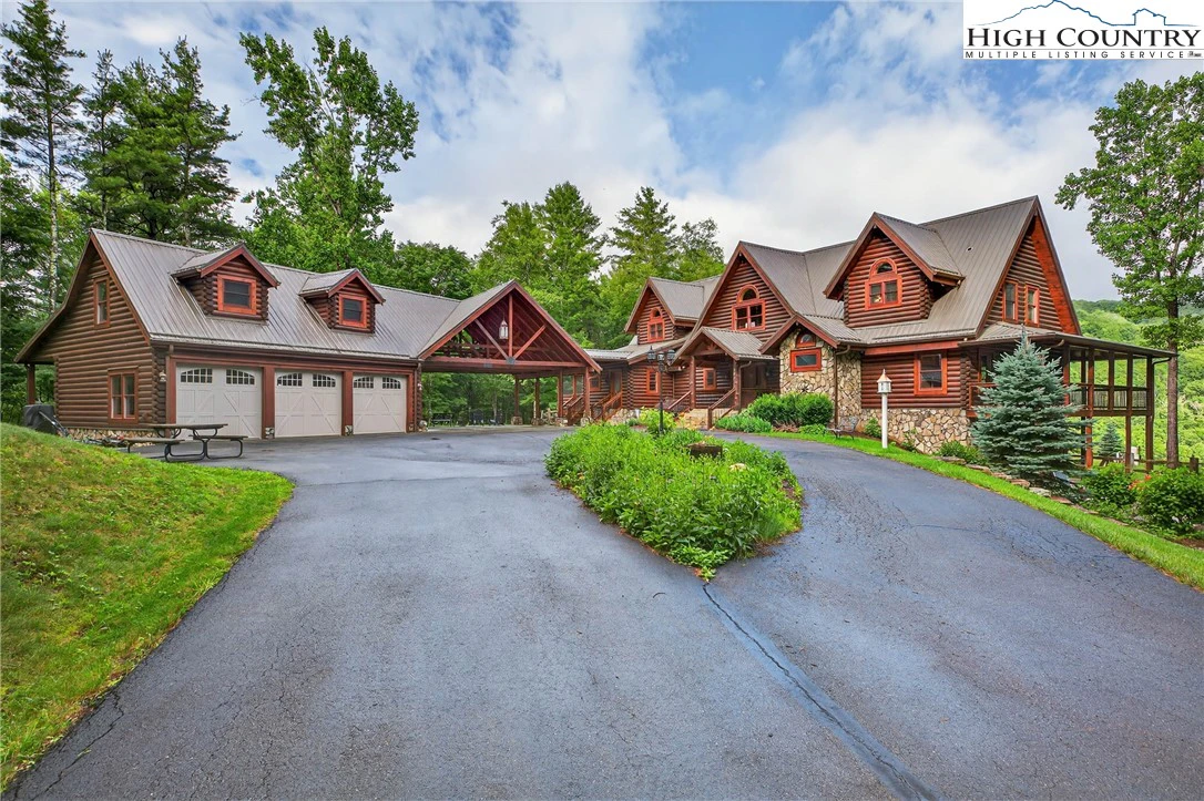 Image number 1 for the current listing