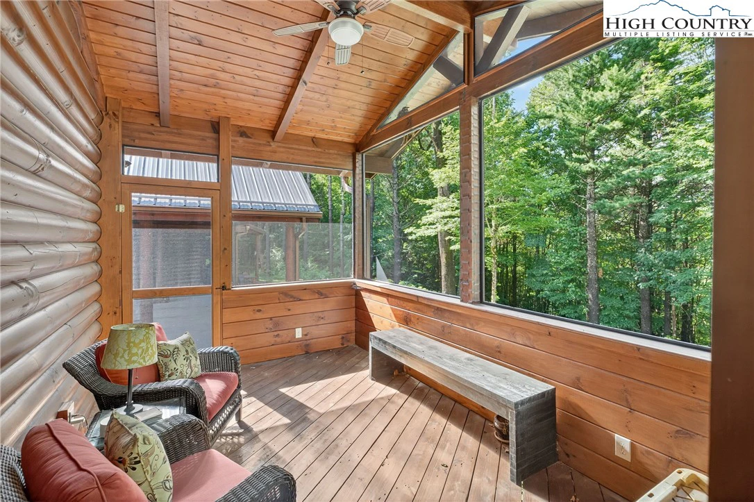 Image number 16 for the current listing