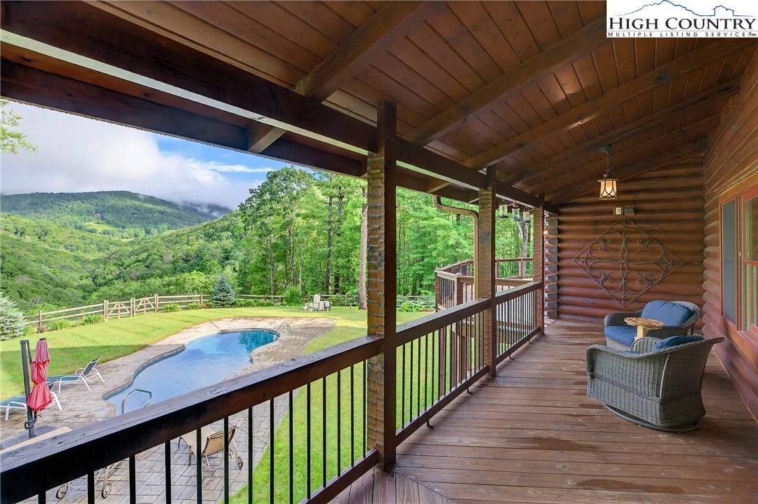 Image number 18 for the current listing