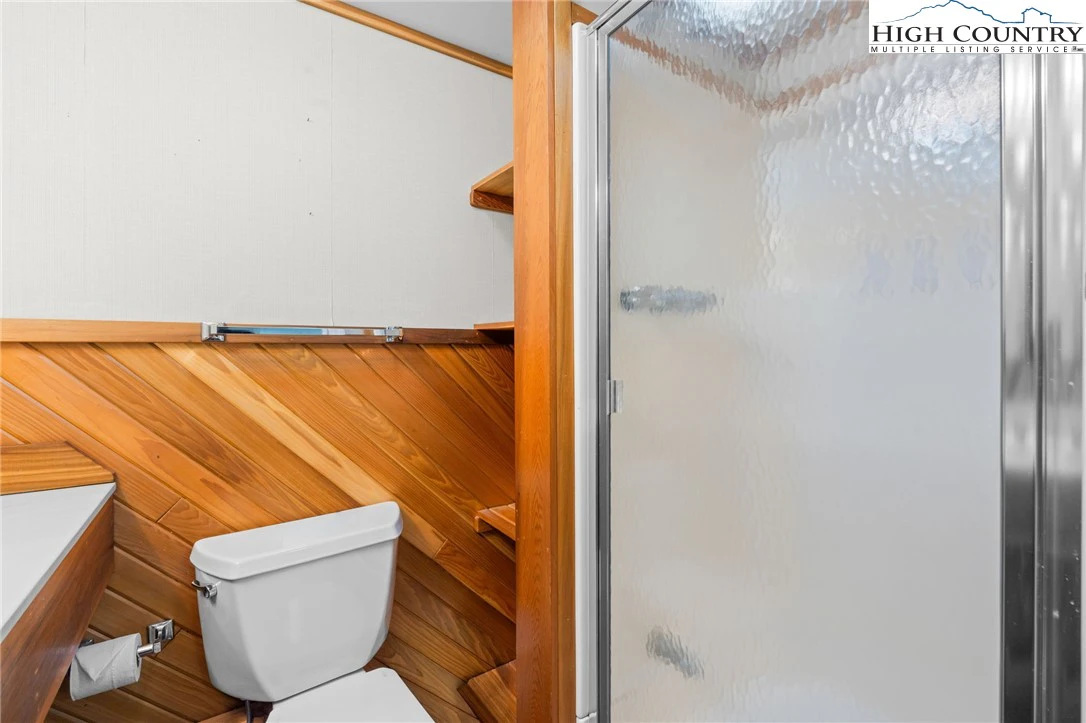 Image number 2 for the current listing