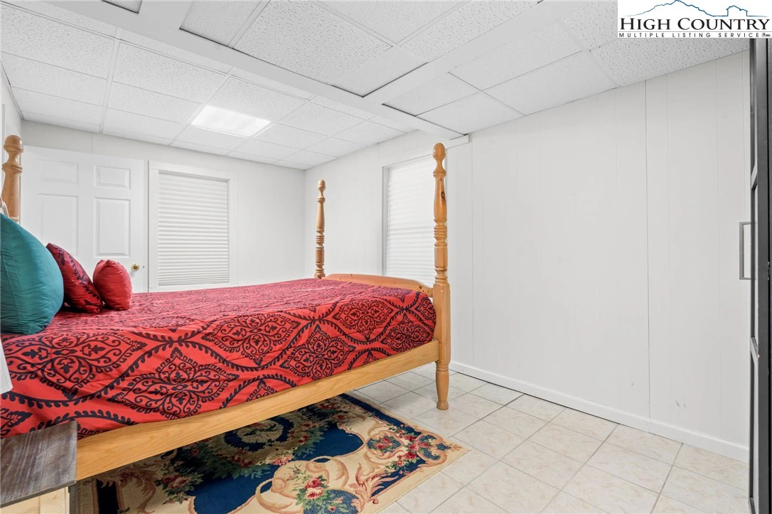 Image number 8 for the current listing