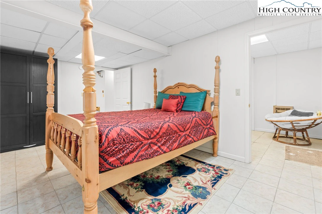 Image number 7 for the current listing