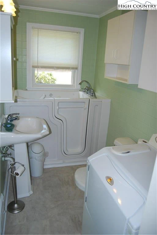 Image number 4 for the current listing