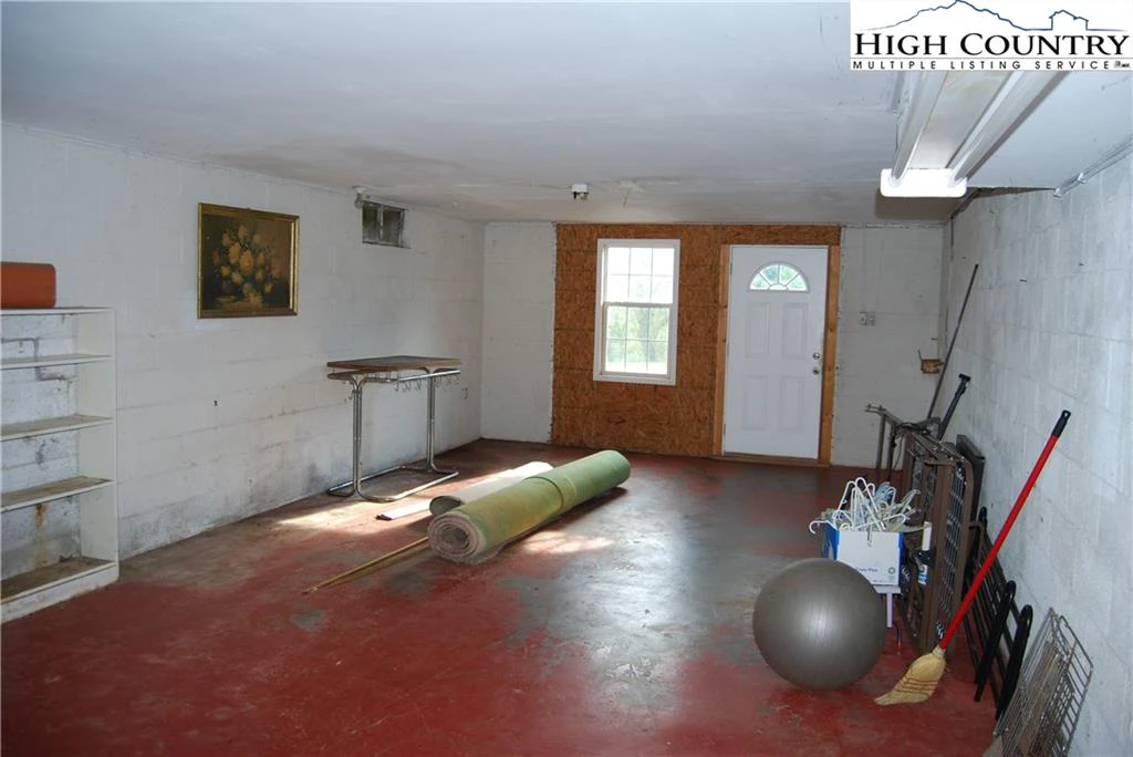 Image number 10 for the current listing
