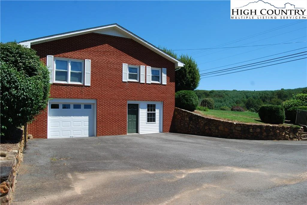 Image number 12 for the current listing