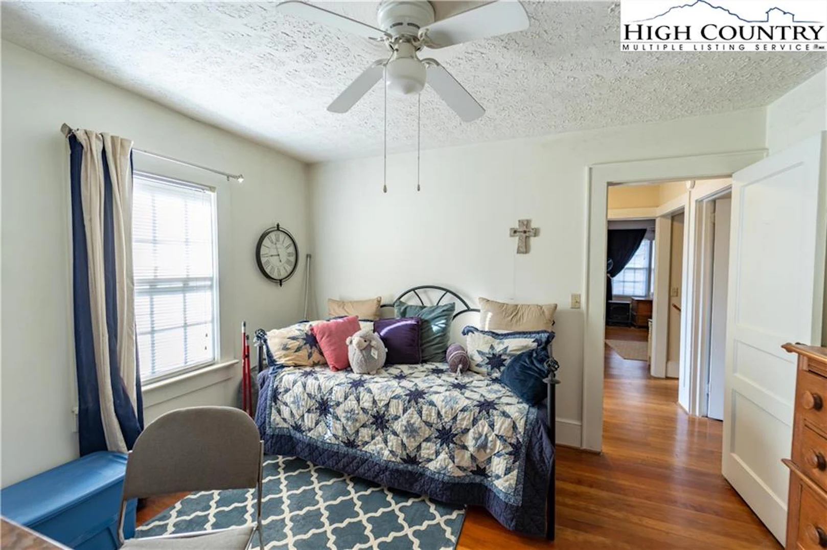 Image number 5 for the current listing