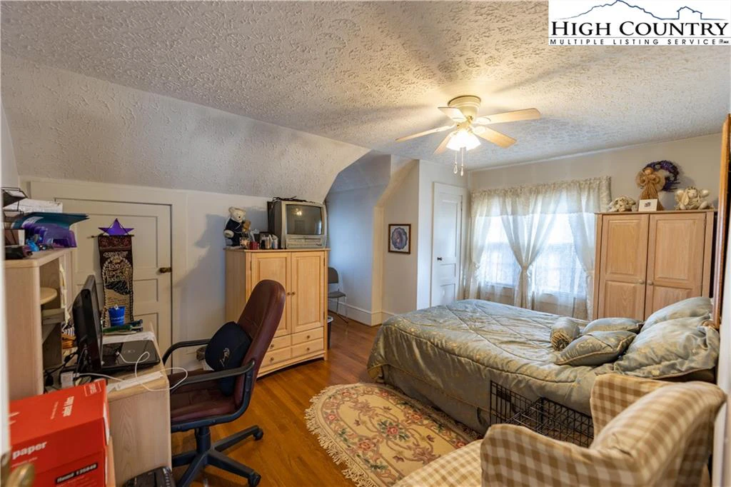 Image number 6 for the current listing