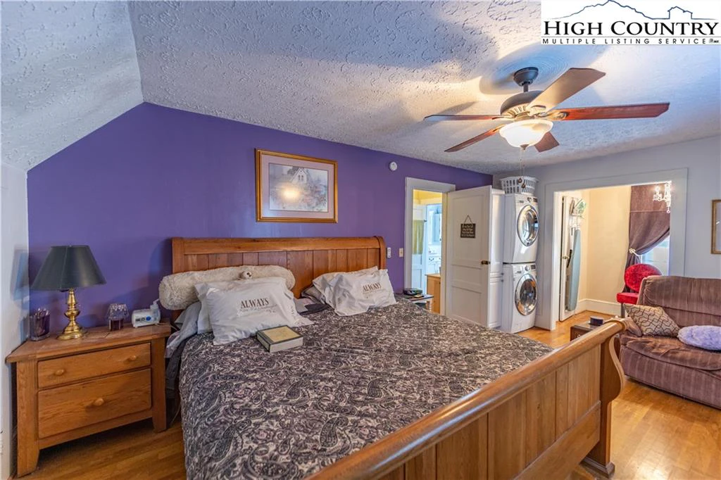 Image number 10 for the current listing
