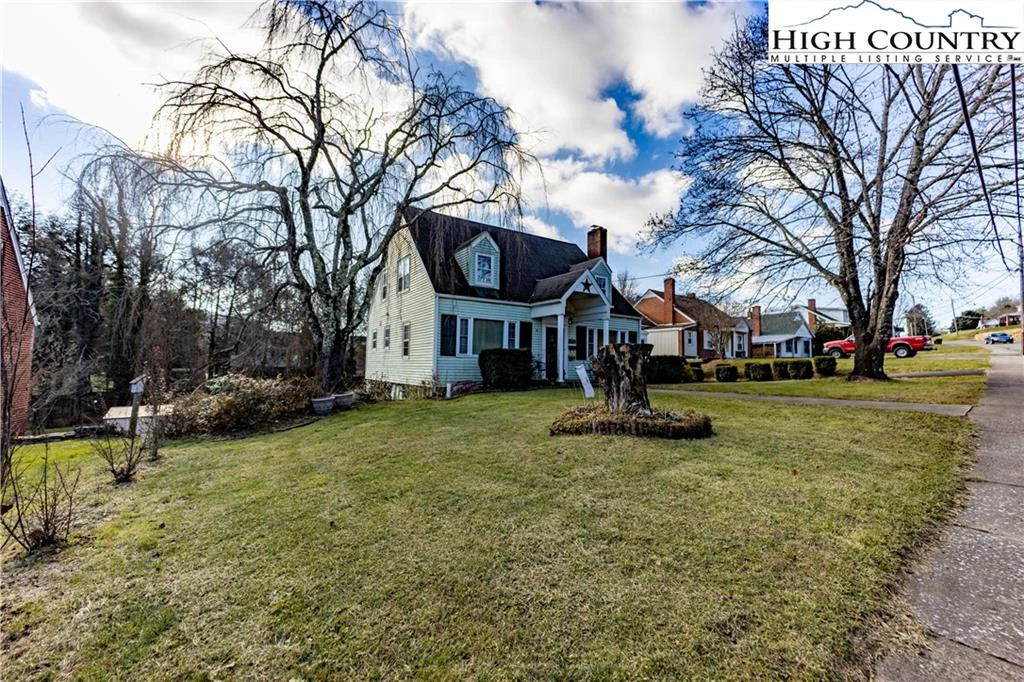 Image number 13 for the current listing