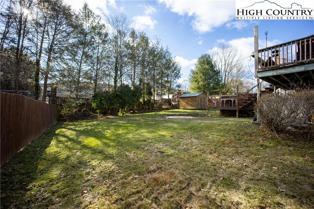 Image number 14 for the current listing