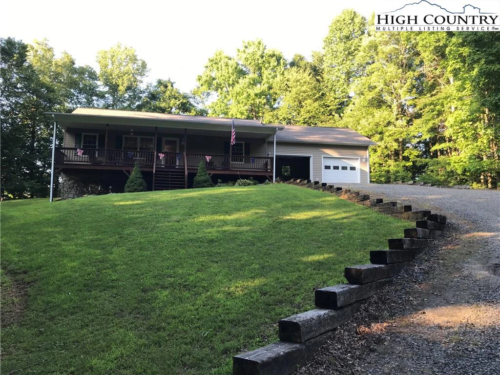 Image number 1 for the current listing