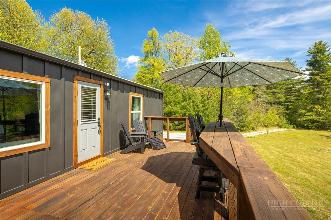 Image number 32 for the current listing