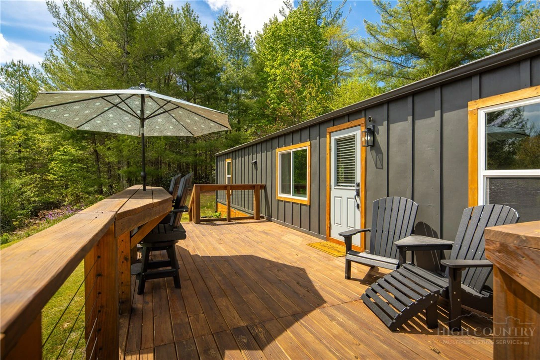 Image number 1 for the current listing