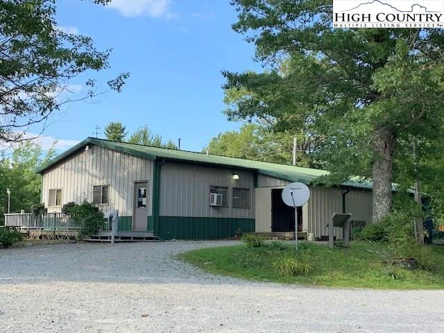 Image number 1 for the current listing