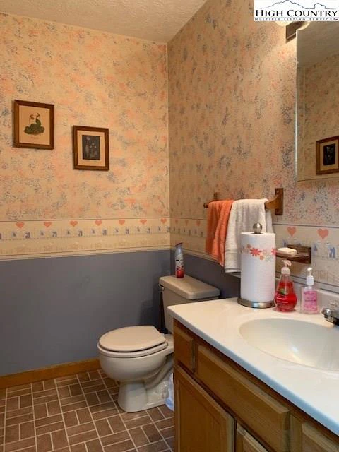 Image number 4 for the current listing