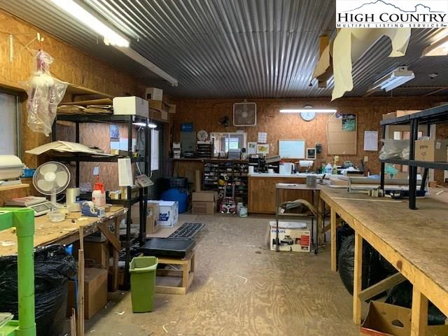Image number 12 for the current listing