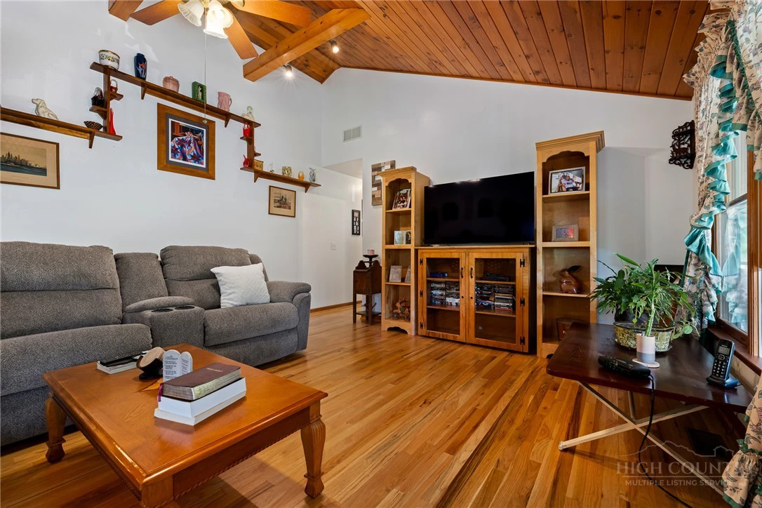 Image number 6 for the current listing