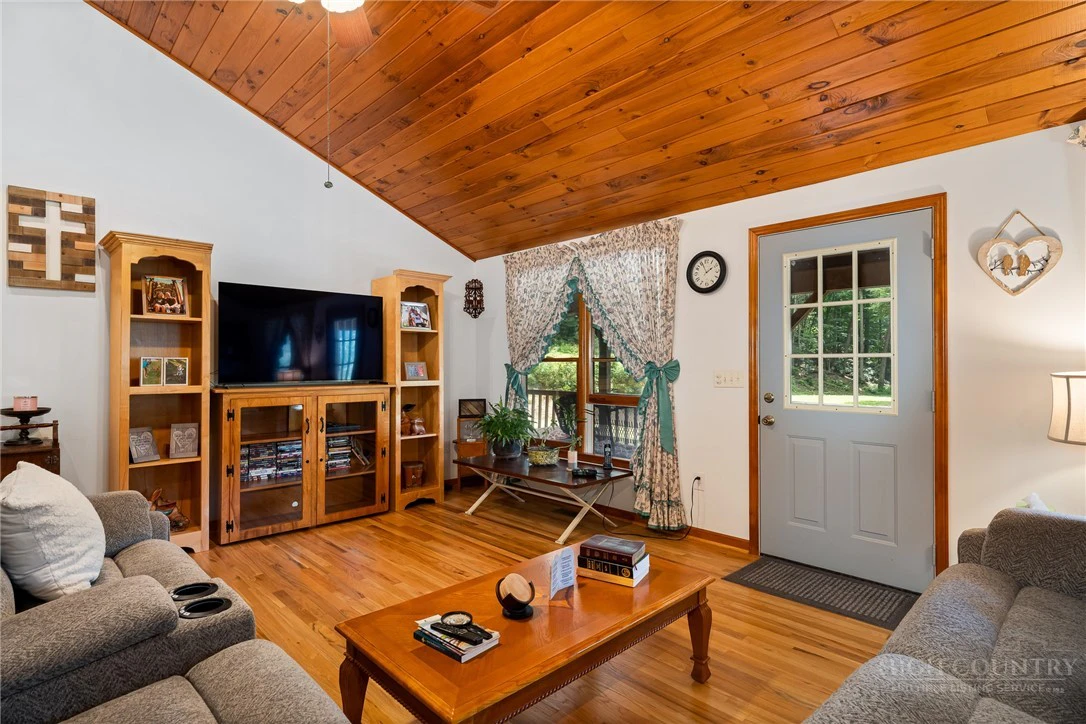 Image number 7 for the current listing