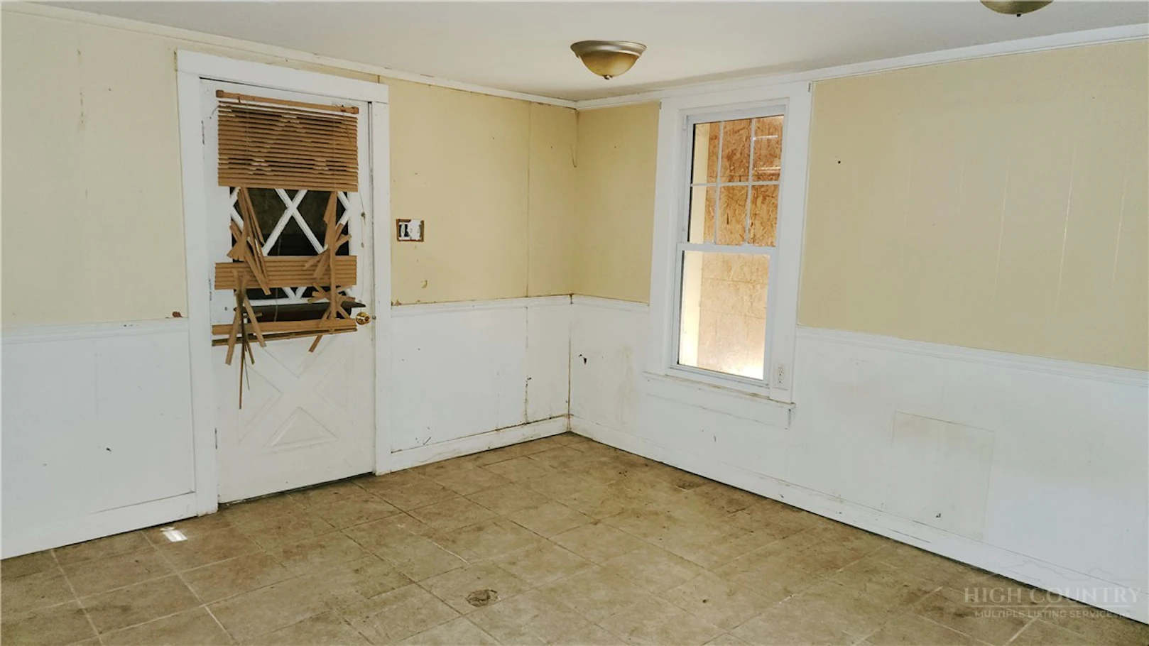 Image number 15 for the current listing