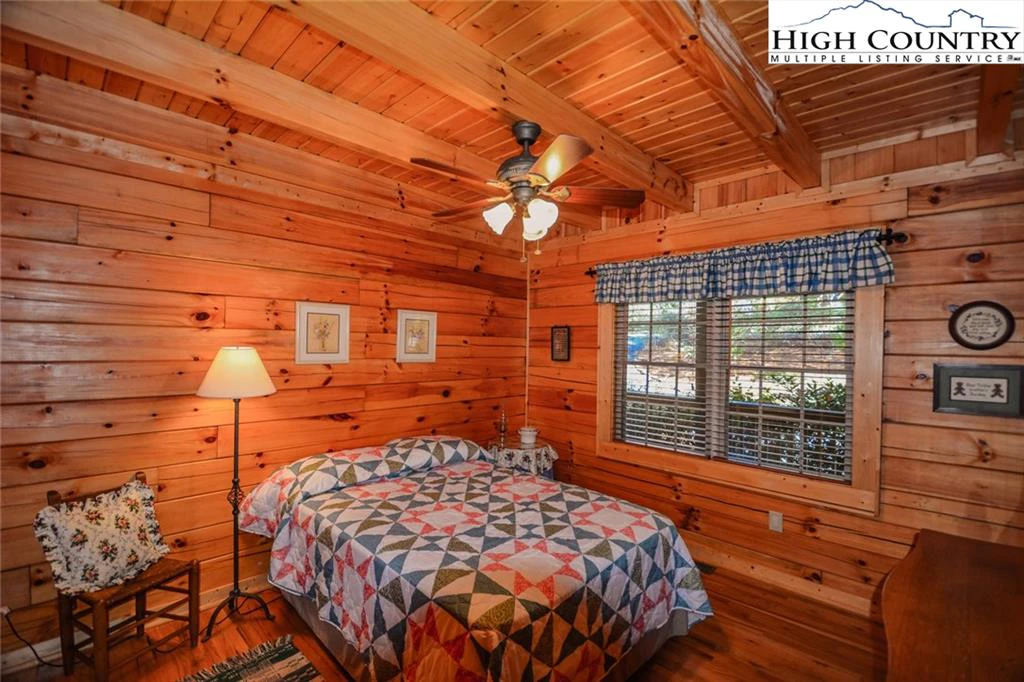 Image number 5 for the current listing
