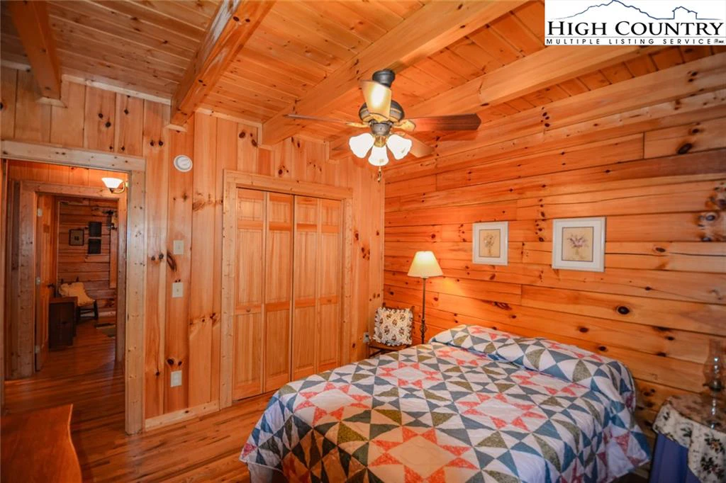 Image number 6 for the current listing