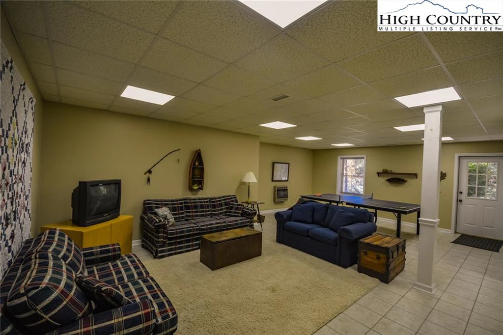 Image number 2 for the current listing